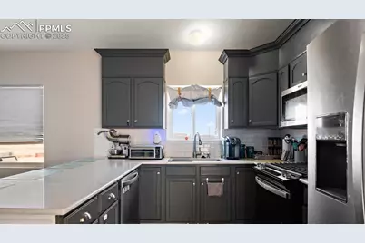 463 N Desert Cove Drive, Pueblo, CO 81007 - Photo 5