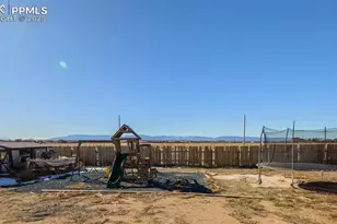 463 N Desert Cove Dr, Pueblo, CO 81007 - Photo 31