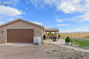 758 E Woodleaf Dr, Pueblo, CO 81007 - Photo 47