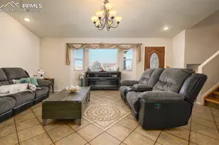 758 E Woodleaf Dr, Pueblo, CO 81007 - Photo 13