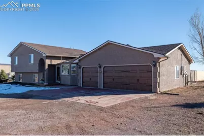 758 E Woodleaf Drive, Pueblo, CO 81007 - Photo 37