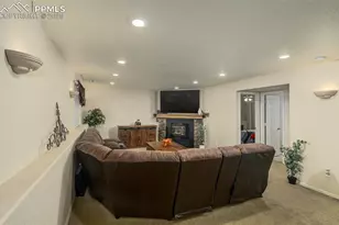 758 E Woodleaf Dr, Pueblo, CO 81007 - Photo 23