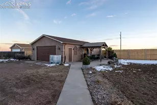 758 E Woodleaf Dr, Pueblo, CO 81007 - Photo 25