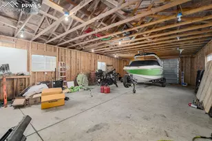 758 E Woodleaf Dr, Pueblo, CO 81007 - Photo 9