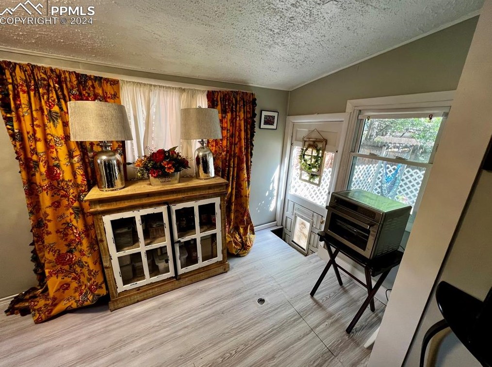 2932 Kiowa St, Colorado Springs CO 80904-2424 exterior