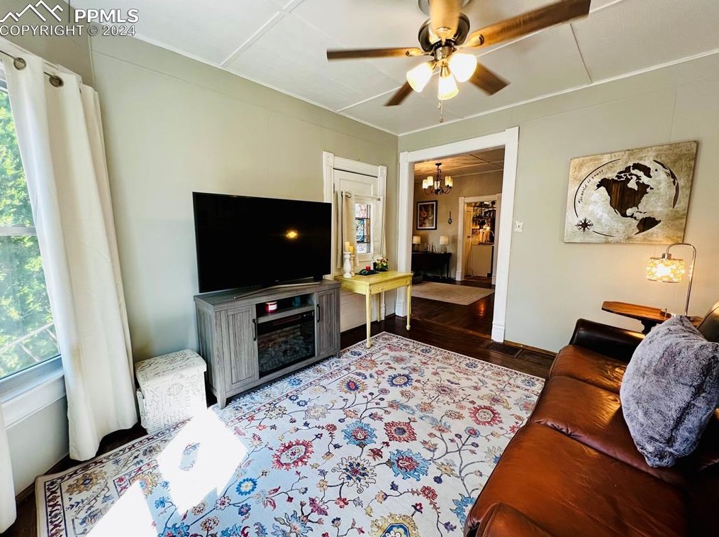 2932 Kiowa St, Colorado Springs CO 80904-2424 exterior