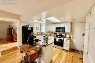 6963 Gayle Lyn Ln, Colorado Springs, CO 80919 - Photo 3