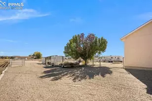 1036 S Los Charros Dr, Pueblo, CO 81007 - Photo 35