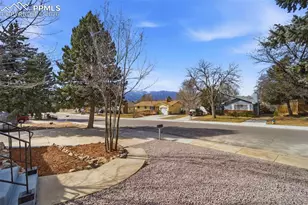1341 Shenandoah Dr, Colorado Springs, CO 80910 - Photo 5