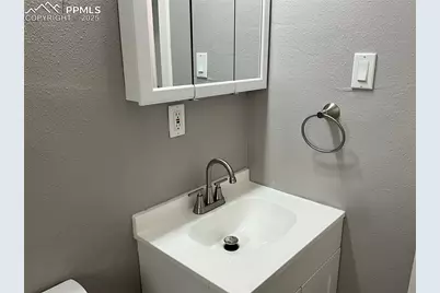 72 Hanson Lane, Pueblo, CO 81001 - Photo 17