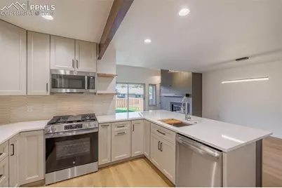 3870 Camels Ridge Lane, Colorado Springs, CO 80904 - Photo 9