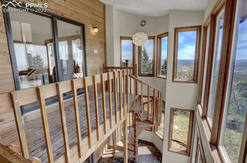 1610 Gold Camp Rd, Colorado Springs CO 80906-5817 exterior