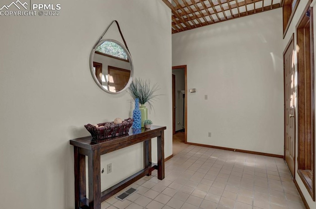 1610 Gold Camp Rd, Colorado Springs CO 80906-5817 exterior