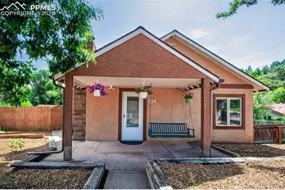 107 Oak Place, Manitou Springs, CO 80829 - Photo 1
