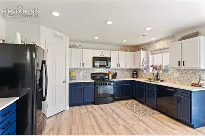 3869 Reindeer Circle, Colorado Springs, CO 80922 - Photo 5