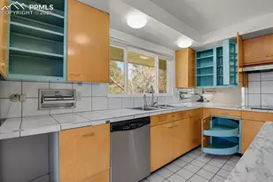 2240 Mesa Rd, Colorado Springs, CO 80904 - Photo 11