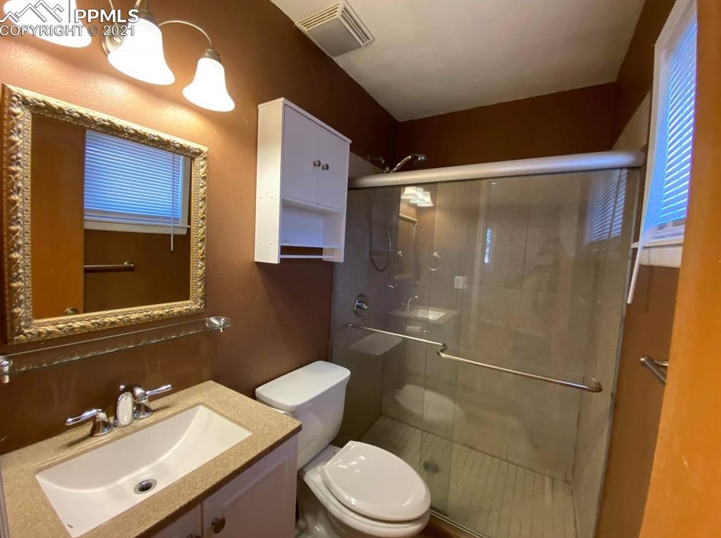 1014 Fosdick Dr, Colorado Springs CO  80909-6978 exterior