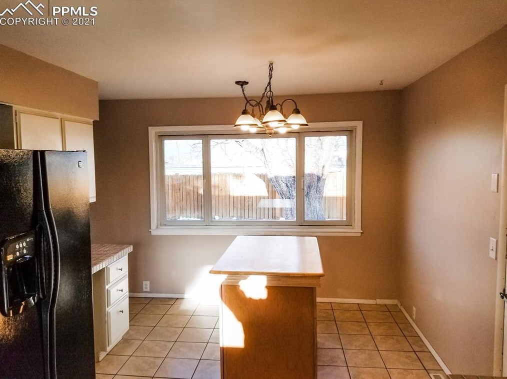 1014 Fosdick Dr, Colorado Springs CO  80909-6978 exterior