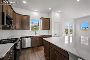 4574 Peak Crst Vw, Colorado Springs, CO 80918 - Photo 11