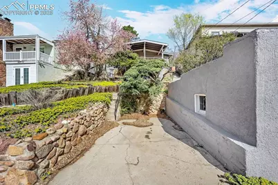 1624 Cheyenne Boulevard, Colorado Springs, CO 80906 - Photo 3