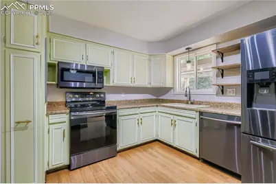 4806 Sprucewood Drive, Colorado Springs, CO 80918 - Photo 9