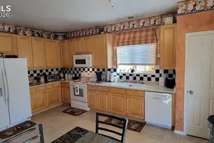 7258 Bonnie Brae Ln, Colorado Springs, CO 80922 - Photo 5