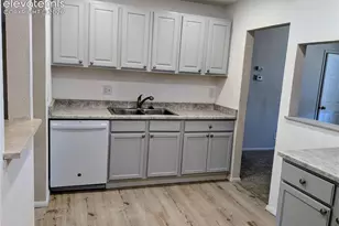 706 Manitoba Dr, Colorado Springs, CO 80910 - Photo 7