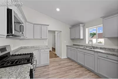 2027 E 14th Street, Pueblo, CO 81001 - Photo 5