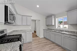 2027 E 14th St, Pueblo, CO 81001 - Photo 5