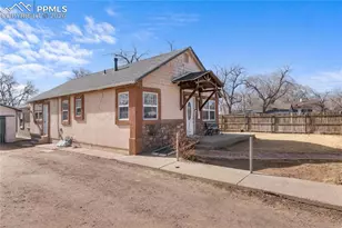 2034 E 11th St, Pueblo, CO 81001 - Photo 3