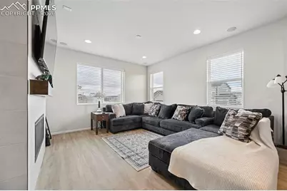 3964 Haleyville Court, Aurora, CO 80019 - Photo 7