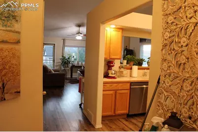 7137 Grand Prairie Drive, Colorado Springs, CO 80923 - Photo 5