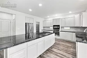 3335 Hollycrest Dr, Colorado Springs, CO 80920 - Photo 9