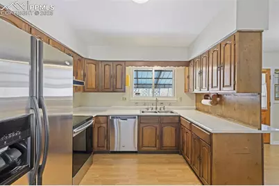 609 Crestridge Avenue, Colorado Springs, CO 80906 - Photo 9