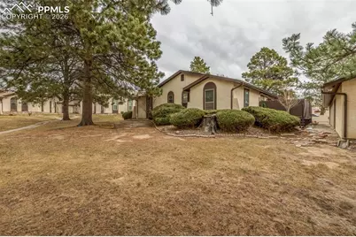 406 Valley Hi Circle #B, Colorado Springs, CO 80910 - Photo 5