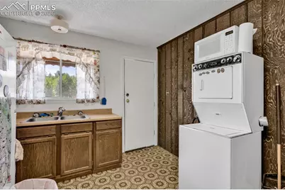 997 Wells Fargo Circle, Jefferson, CO 80456 - Photo 9