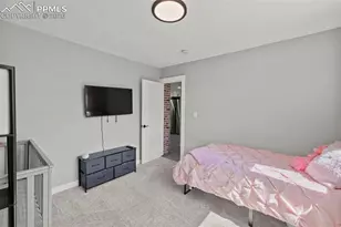 719 Bonfoy Ave, Colorado Springs, CO 80909 - Photo 15