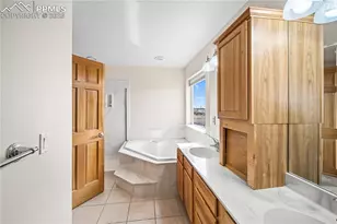 1225 N Parkridge Dr, Pueblo, CO 81007 - Photo 29