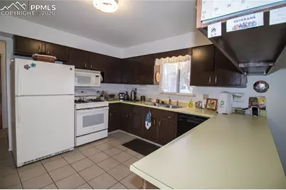 327 W Circle Drive, Canon City, CO 81212 - Photo 11