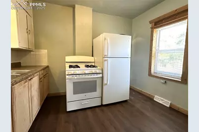 806 E Mesa Avenue, Pueblo, CO 81006 - Photo 3