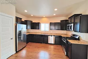2562 Ellingwood Dr, Colorado Springs, CO 80910 - Photo 7