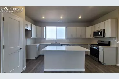 711 Belleza View, Colorado Springs, CO 80907 - Photo 11