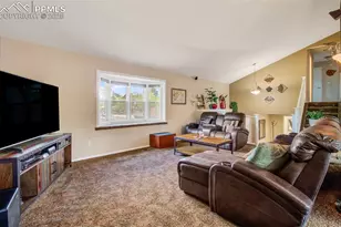 6485 Nanette Way, Colorado Springs, CO 80918 - Photo 9