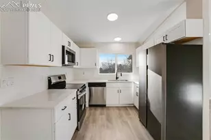 3865 Chinawood Ct, Colorado Springs, CO 80918 - Photo 5