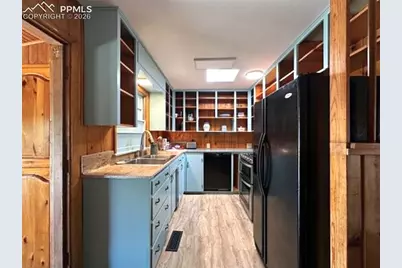1102 Iowa Avenue, Colorado Springs, CO 80909 - Photo 11