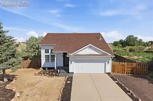 473 S Hook Ct, Pueblo, CO 81007 - Photo 1