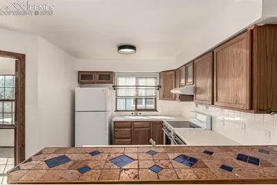 2570 Hatch Circle, Colorado Springs, CO 80918 - Photo 9