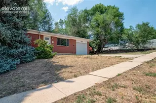 1426 Holmes Dr, Colorado Springs, CO 80909 - Photo 3