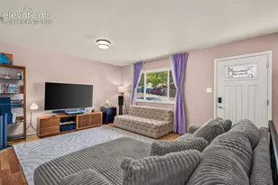 1426 Holmes Dr, Colorado Springs, CO 80909 - Photo 7