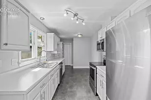 10 El Sereno Dr, Colorado Springs, CO 80906 - Photo 9